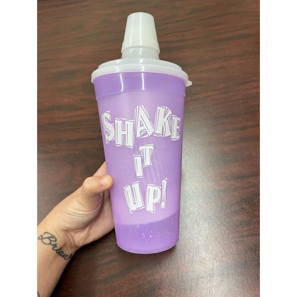 Curves Blender Bottle 